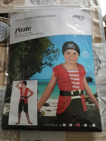 Déguisement pirate Jadeo taille 7-9 ans (120-130cm)