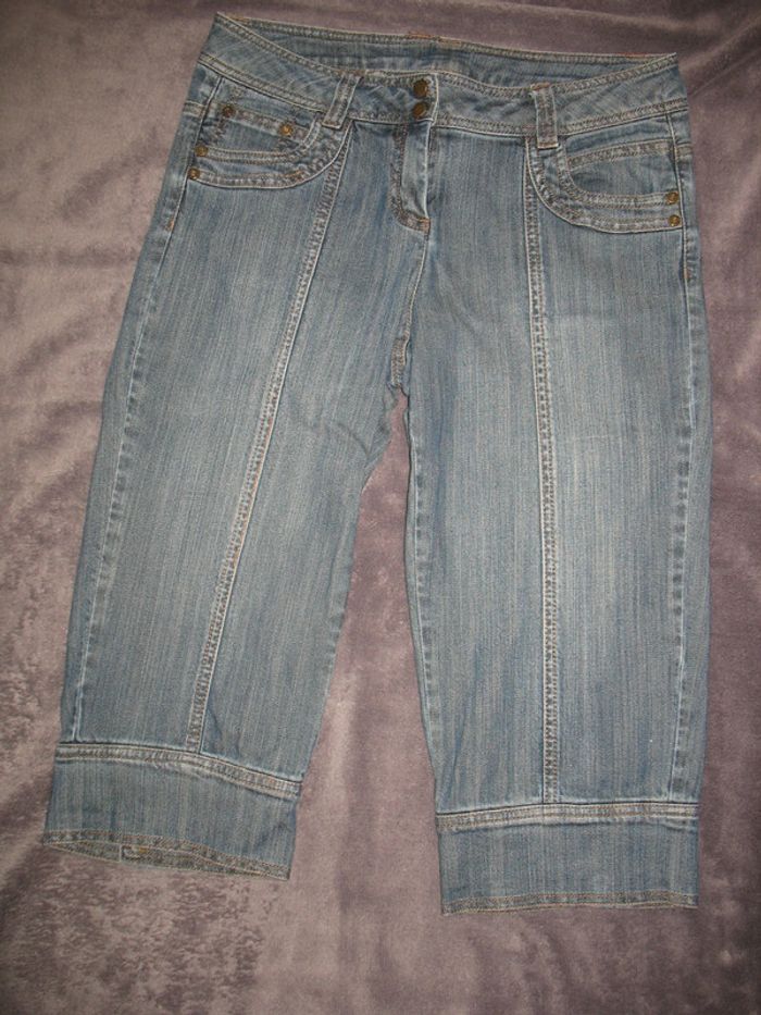 PANTACOURT JEAN BLEU DÉLAVÉ "CAMAÏEU" - TAILLE 40 - n°02