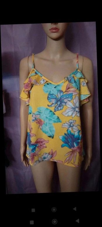 Haut top fleuris jaune  taille  s fluide