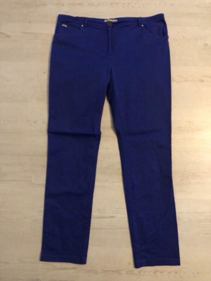 Pantalon forme droite coupe jean bleu T 48/50 peu porté