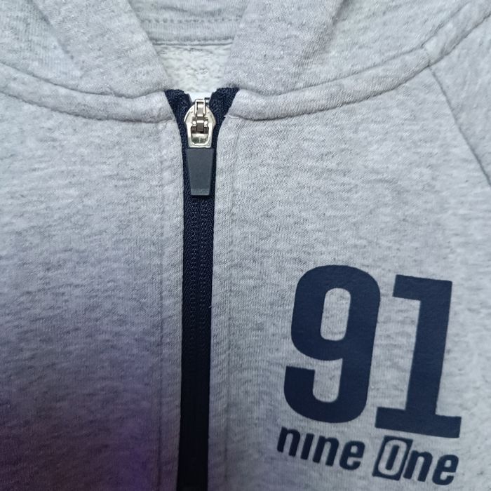 Pull ou sweat à a capuche Gémo taille 10 ans - photo numéro 2
