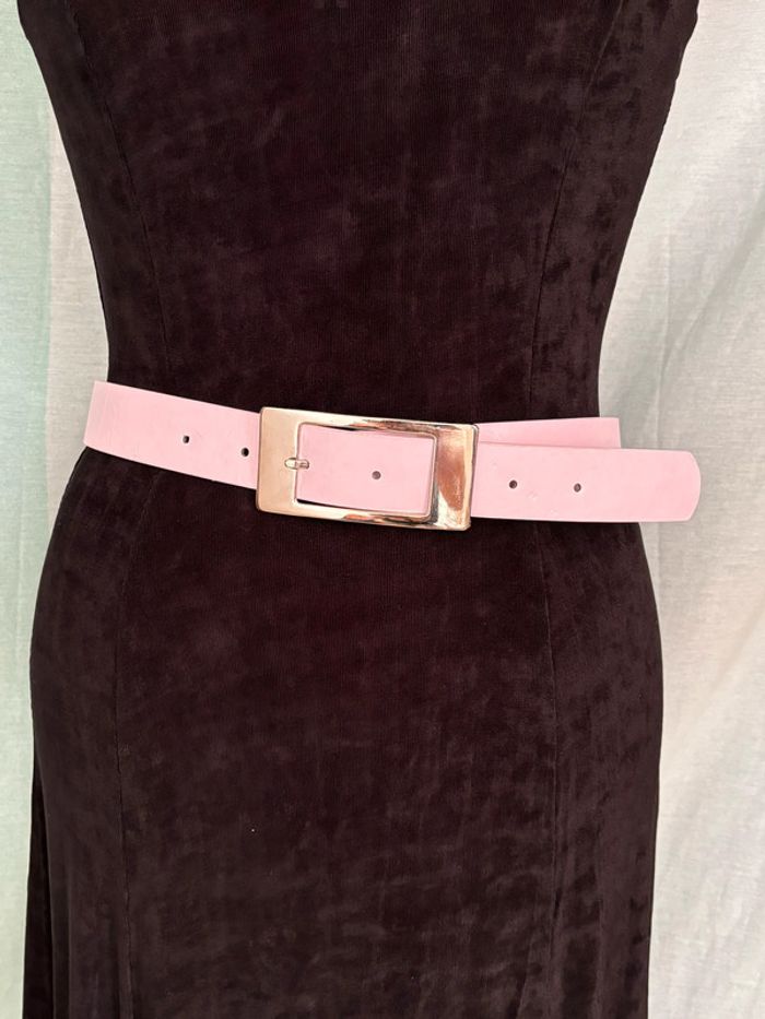 Ceinture rose pale avec boucle en métal rectangulaire neuve 80 cm