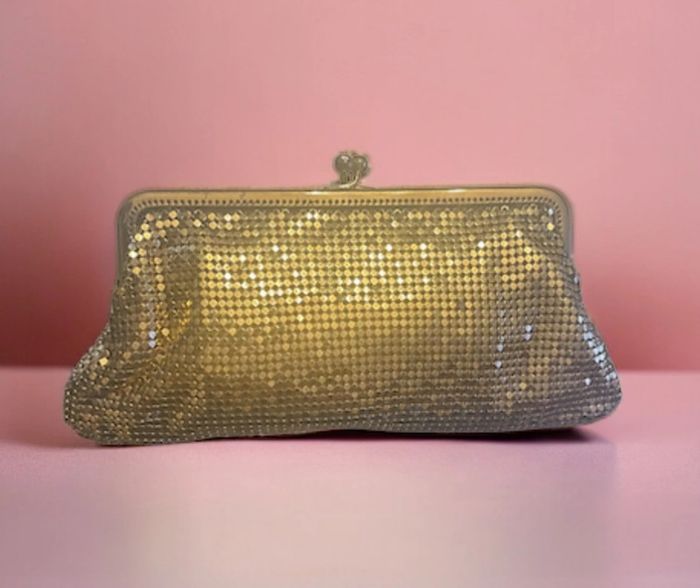 Pochette en métal