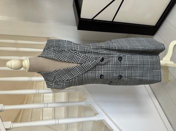 Veste manches coupées Stradivarius gris à carreaux noirs et blancs avec boutons