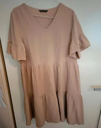 Robe beige fluide