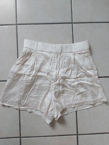 Short crème "satin" Zara