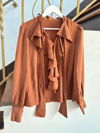 Chemisier / blouse ocre volant