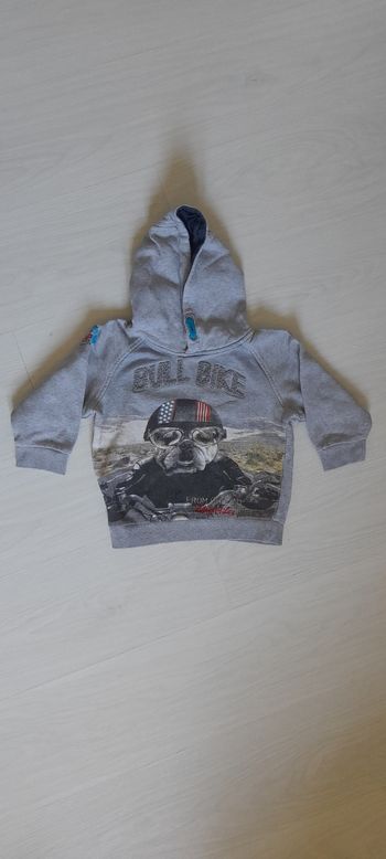 Sweat à capuche T 4 ans