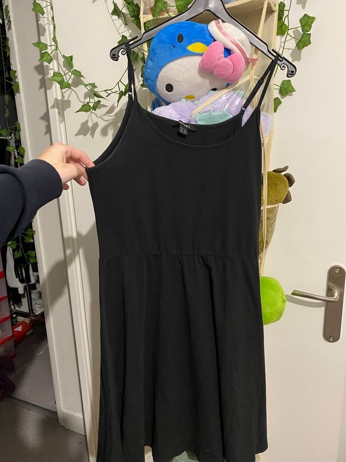 Robe noir - photo numéro 2