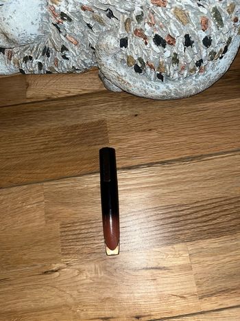 Rouge à lèvre liquide L’Oréal’s neuf incandescent 300