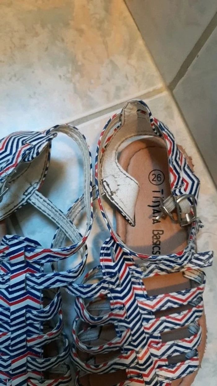 Lot 2 paires en pointure 26 - photo numéro 2