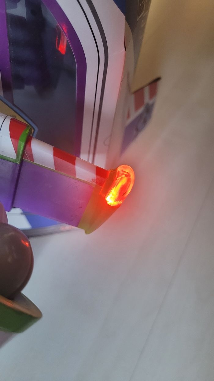 Buzz l'éclair collection signature  TBE - photo numéro 8