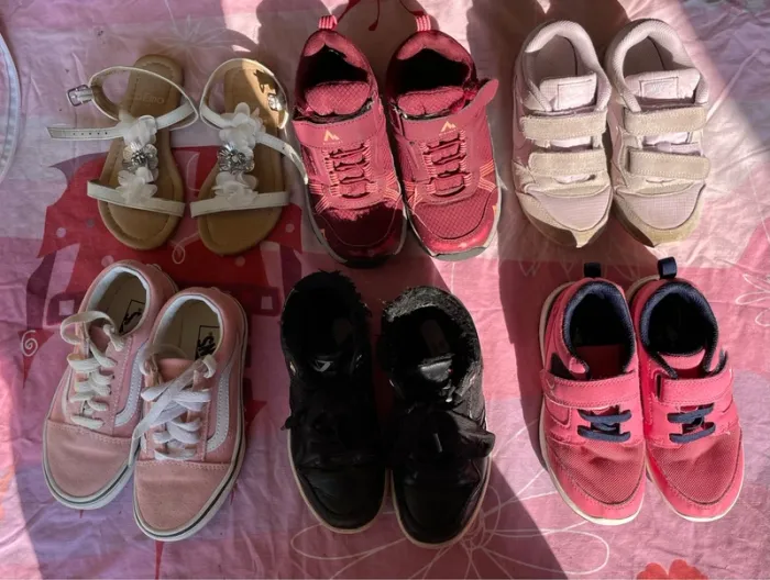 Lot chaussures fille