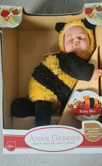 Baby bee Anne geddes abeille