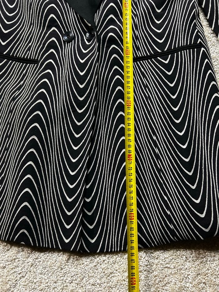 🖤🤍 BLAZER LONG ZÉBRÉ – TAILLE 38 FEMME – VINTAGE & ULTRA CLASSE 🤍🖤 - photo numéro 9