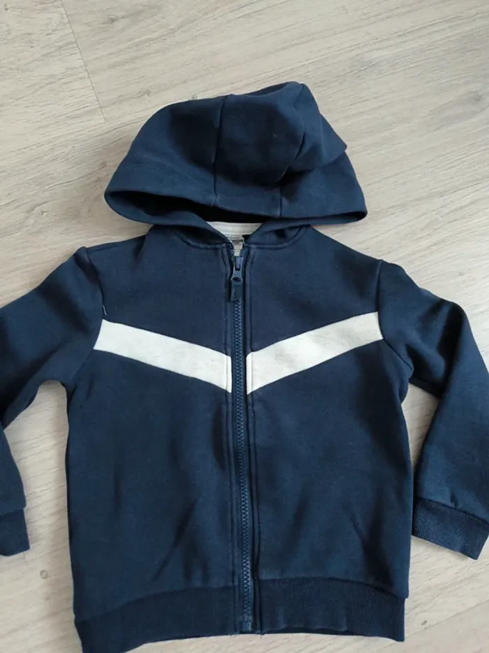 Veste zippée à capuche. Decathlon. Garçon 3/4ans