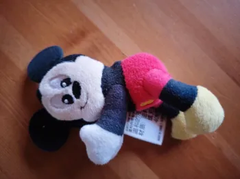 Petite peluche Disney Mickey à pincer