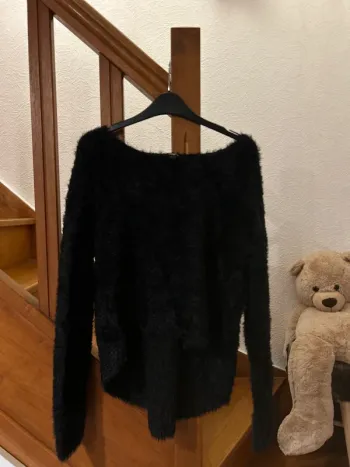 Pull avec épaules dénudées