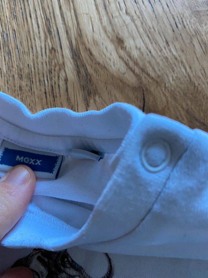 Lot de 2 t shirts ML très bon etat 9 mois - photo numéro 3