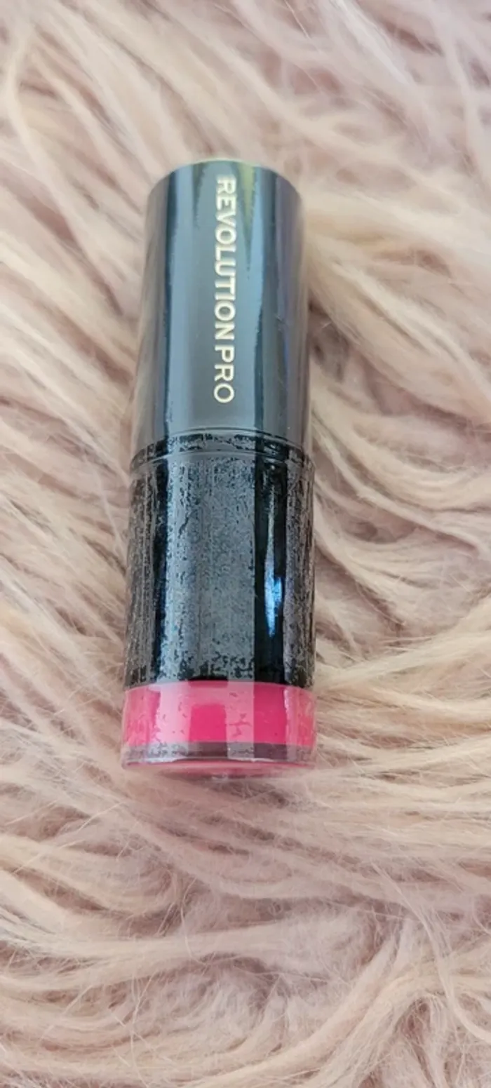 Rouge à lèvres revolution