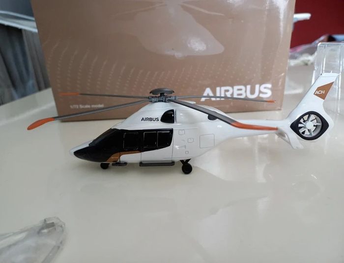 Maquette hélicoptère Ach160 Airbus Helicopters 1/72 - photo numéro 5