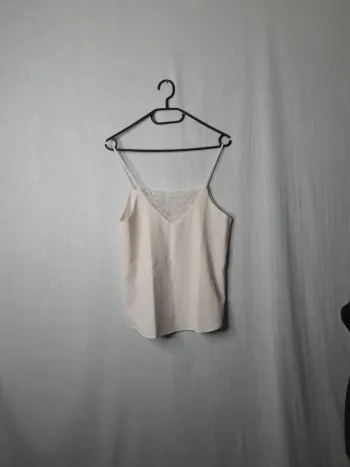 Débardeur blanc à  dentelle