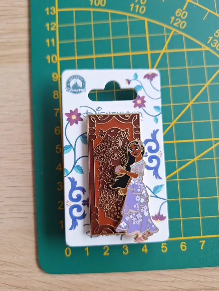 Pin's Disney Isabela Encanto - Neuf - photo numéro 3