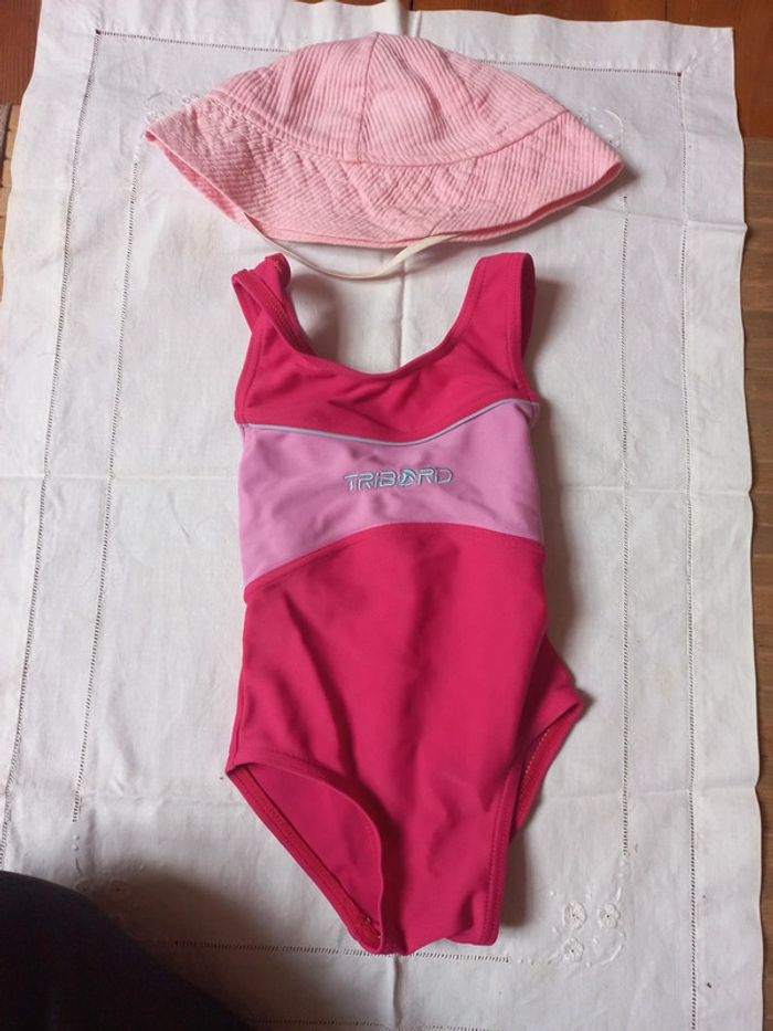 Lot été chapeau et maillot 6 à 12 mois