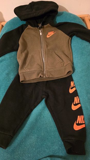 Ensemble Nike 🌼 12 mois