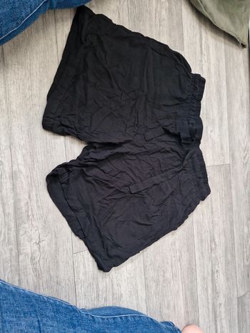 Short noir