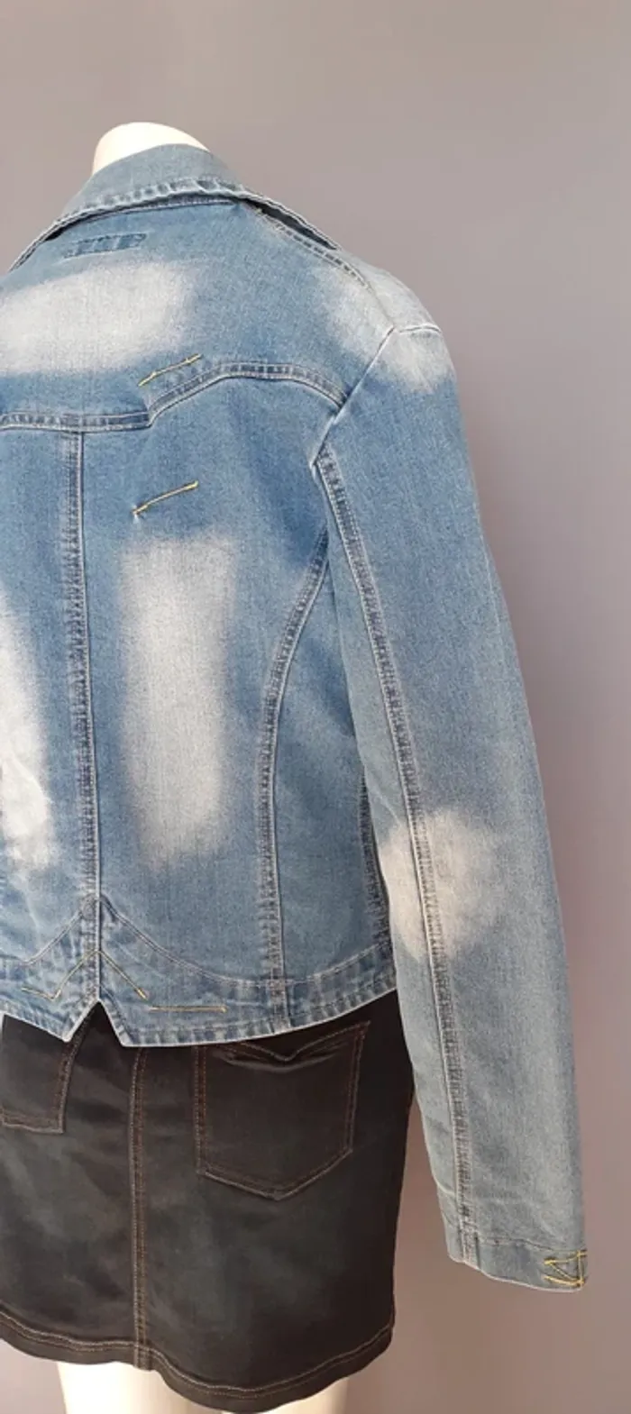 Jolie veste en jean délavée - photo numéro 9