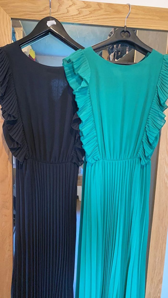 Robe longue noire et verte neuve peux pour une robe - photo numéro 4