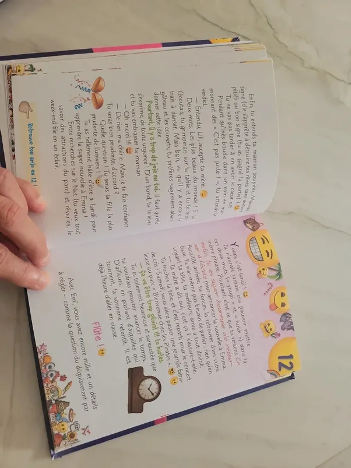 Livre Mon journal emoji c'est toi le héros - photo numéro 4