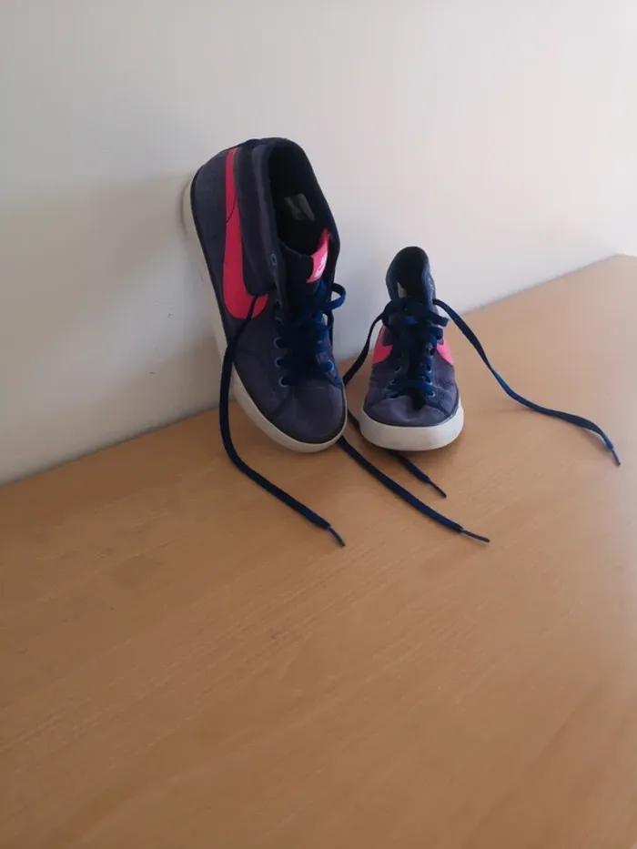 Chaussures Nike taille 36 - photo numéro 3