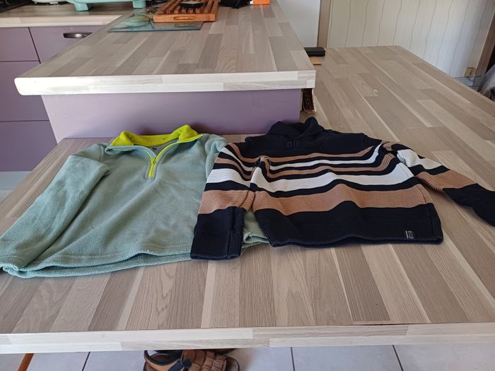 2 pulls garçons Taille 4 ans