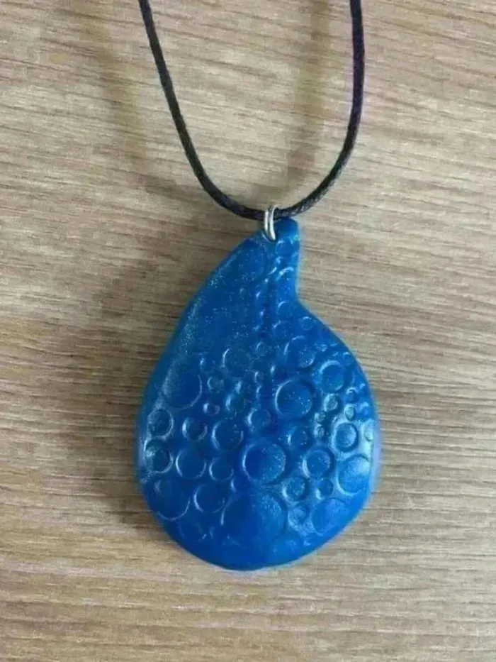 Collier goutte