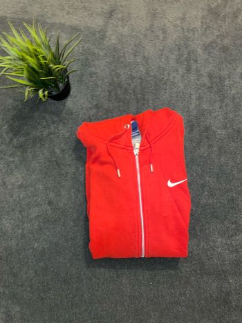 Sweat Nike rouge ! ❤️