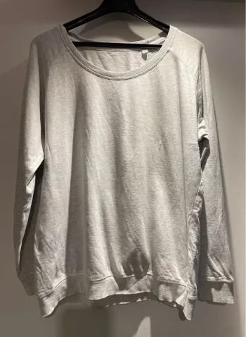 Sweat gris femme de marque Studio Woman taille XL en très bon état
