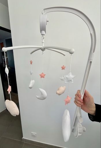 Mobile musical bébé
