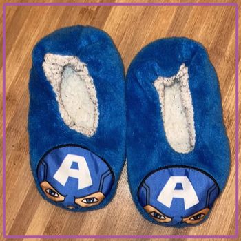 🌟🌟Chaussons Avengers molletonné  intérieur 23/26 🌟🌟