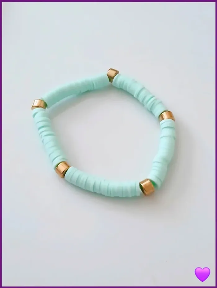 Bracelet en perles heishi tendance chic été - photo numéro 2