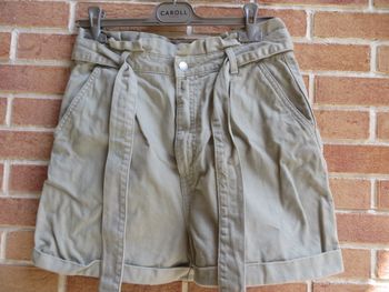 Short taille haute kiabi kaki clair 36 / S