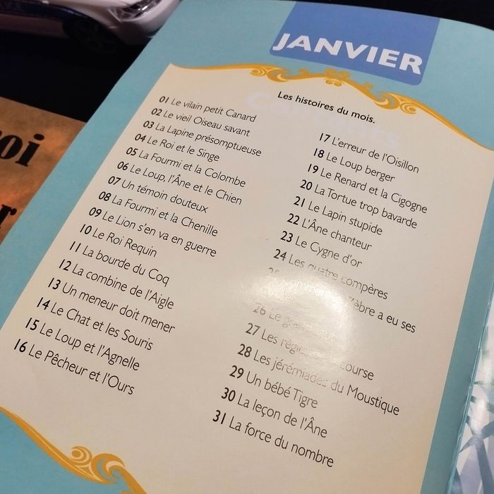Livre enfant 365 fables et histoires d'animaux - photo numéro 6