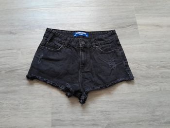 Short jeans court