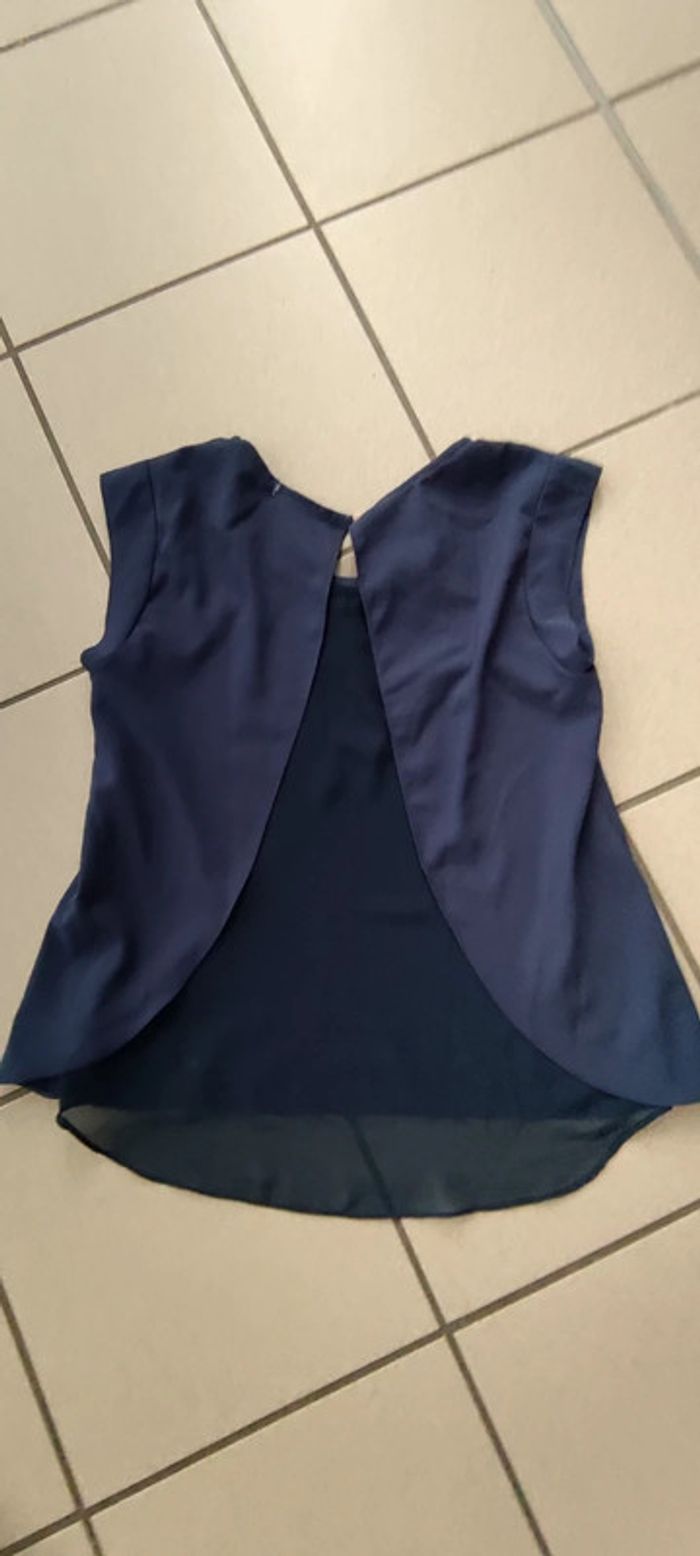 Top bleu - photo numéro 2