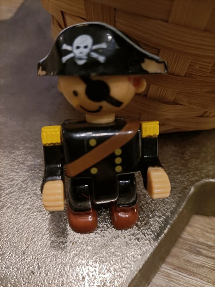 Lego figurine pirate