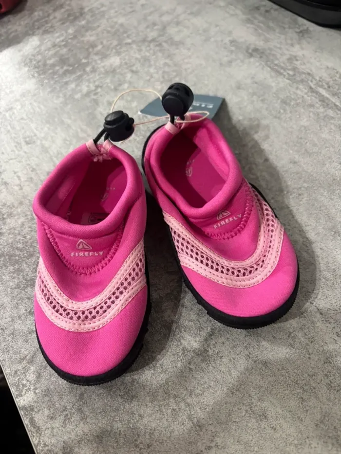 Chaussons plage/piscine neuf taille 22