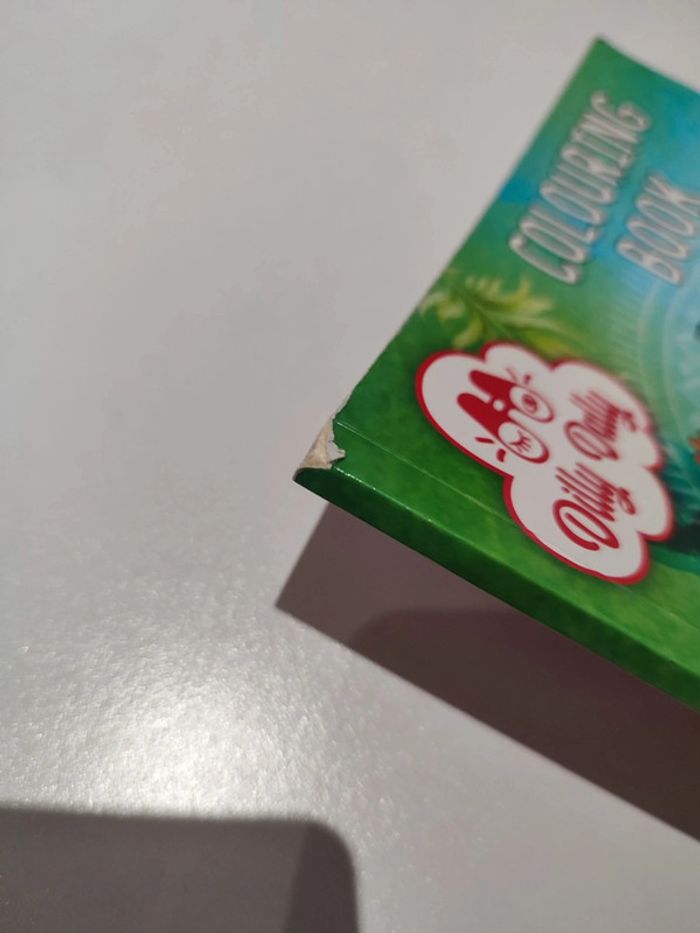 Lot livre coloriage et tampon - photo numéro 5