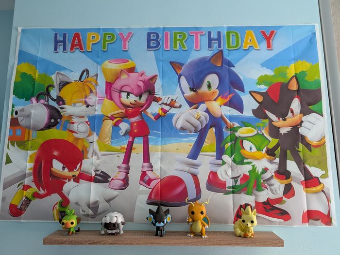 Toile Sonic joyeux anniversaire 125 cm par 80 cm - photo numéro 1