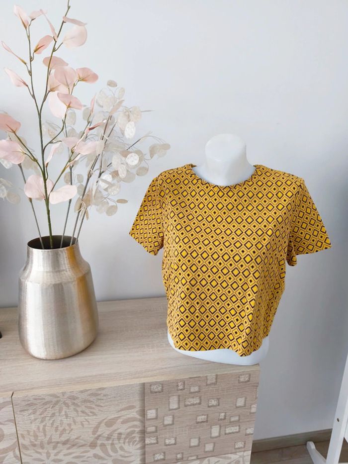 Haut court texturé moutarde Mango